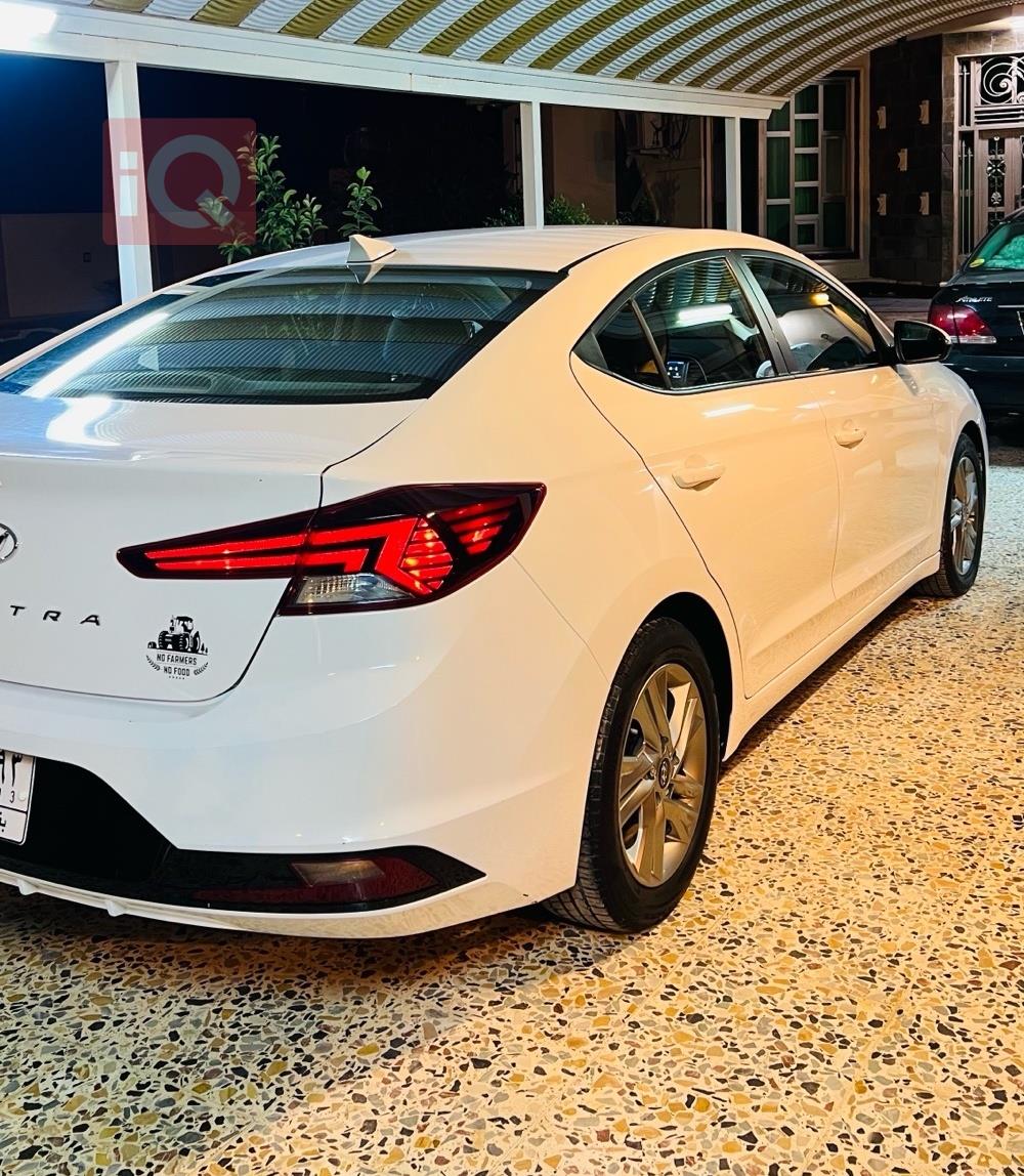 هیوندای ئەلەنترا